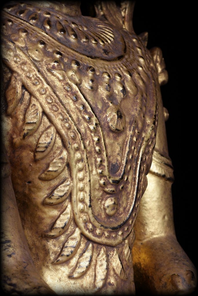 Extremely Rare 18C Wood Crown Shan Burma Buddha #A040